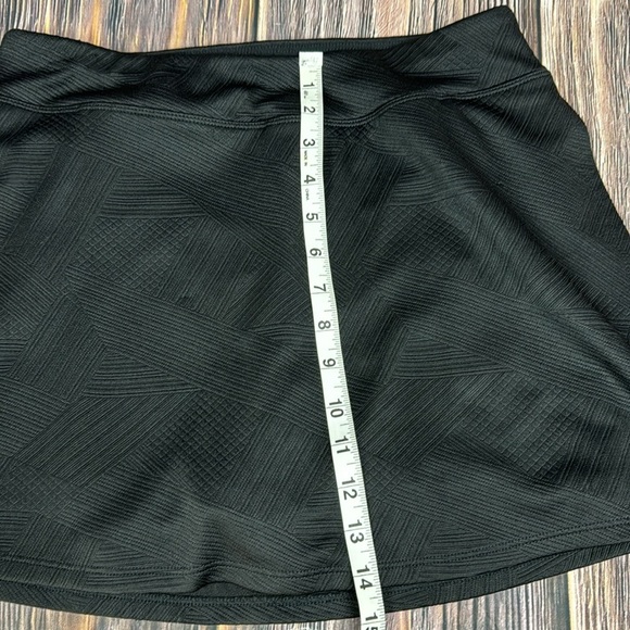 Black Active Skort- Size Medium - Picture 8 of 9